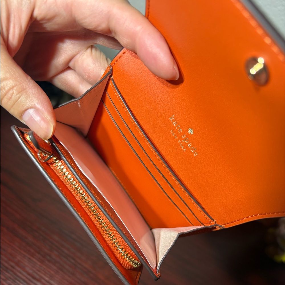 Kate Spade- Kayla Small L-Zip Wallet - Picture 5 of 6